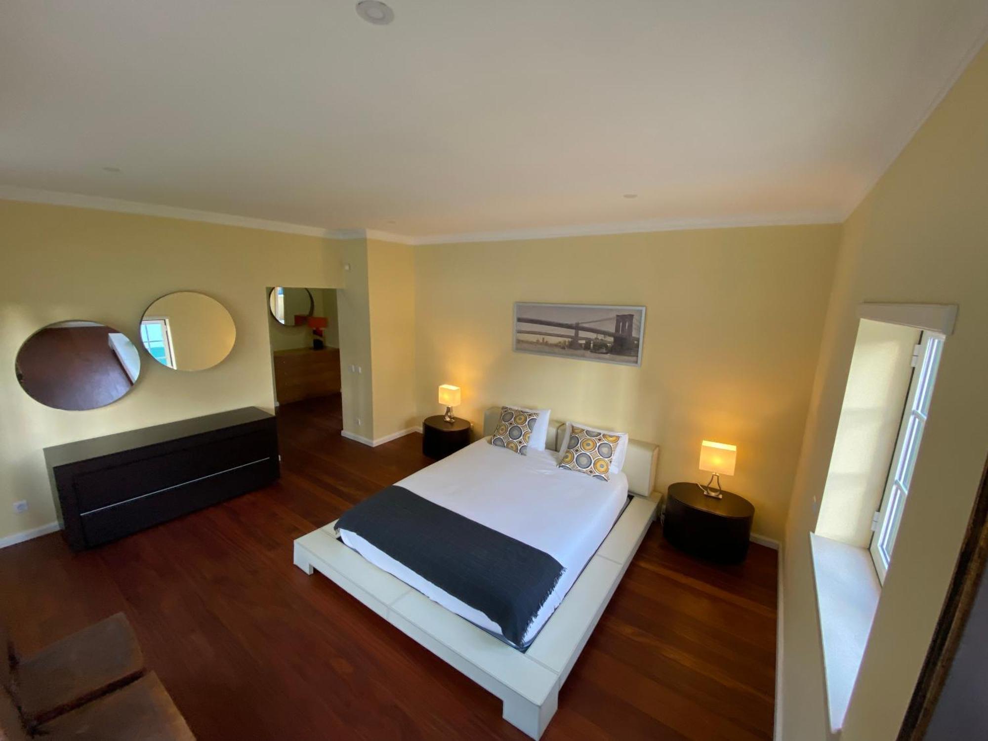 Spacious Ground-floor With Private & Heated Pool * São Martinho do Porto