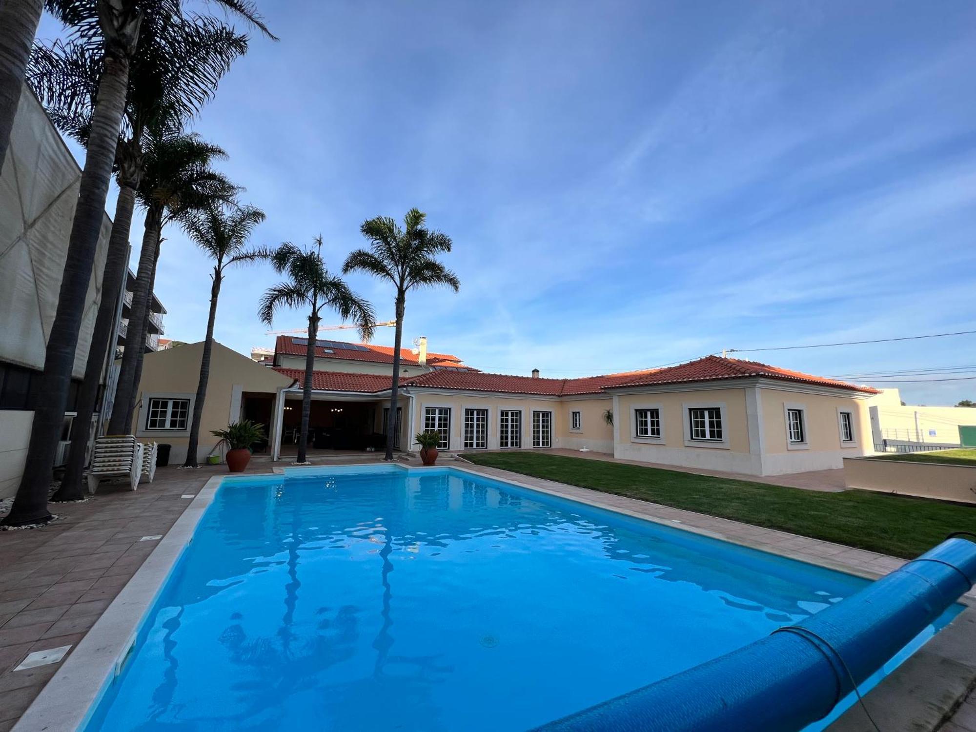 Spacious Ground-floor With Private & Heated Pool Villa *